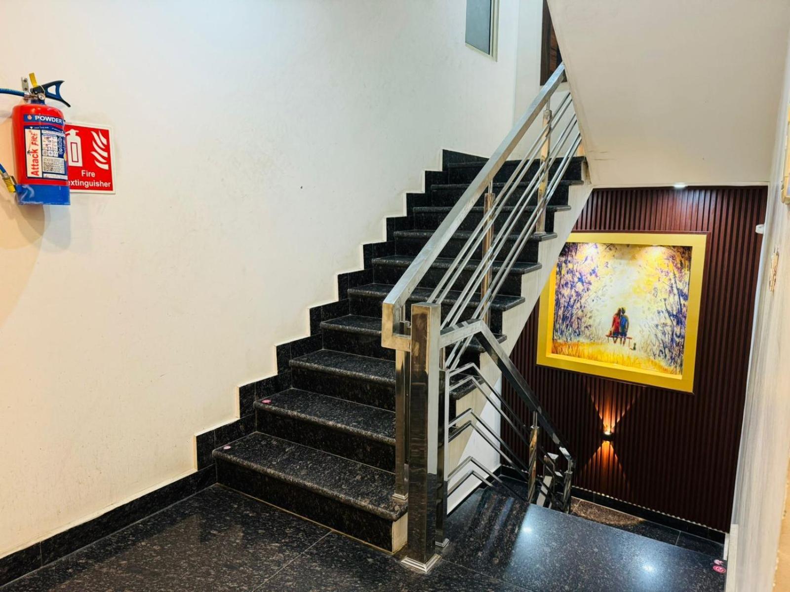 Hotel Pearl Inn Rudrapur Exterior foto